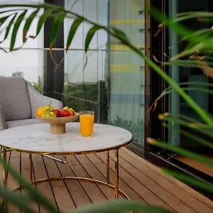  Apartment Oneunited